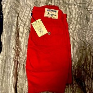 COPY - STRAIGHT WFLPS DK (RED) SN TRUE RELIGION JEANS/ SIZE: 34 / NEVER WORN